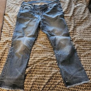 Old Navy cropped frayed hem jeans